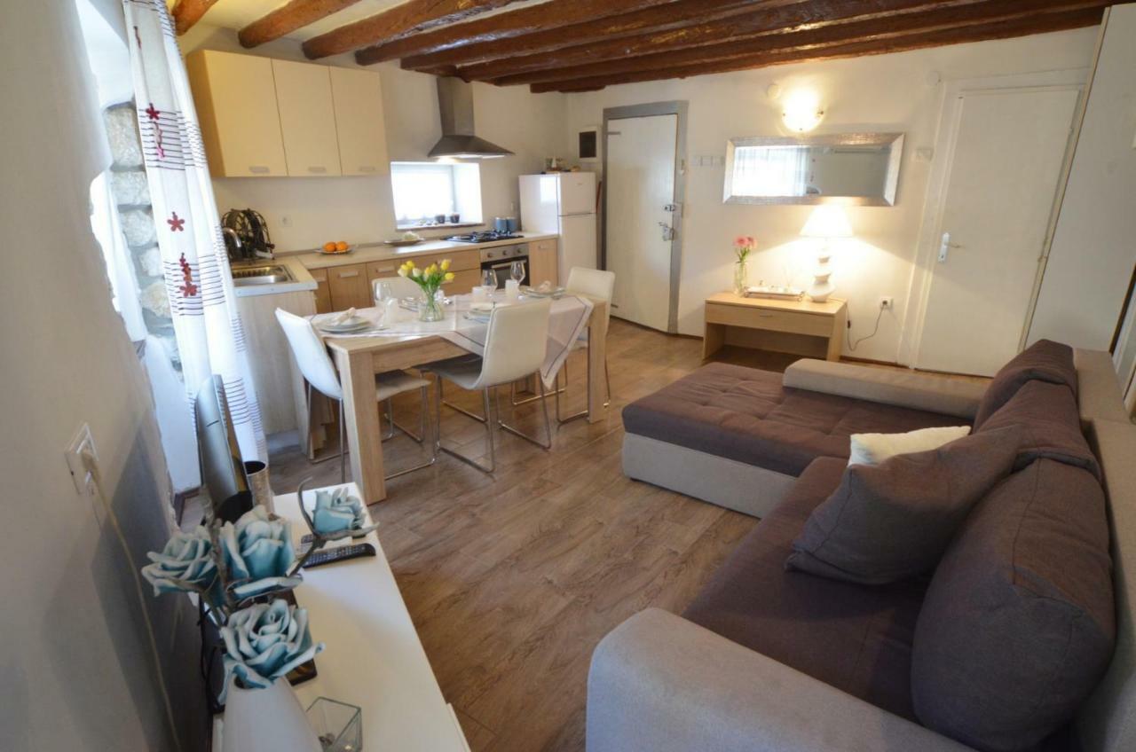 Apartment Eleni Ровинь Экстерьер фото